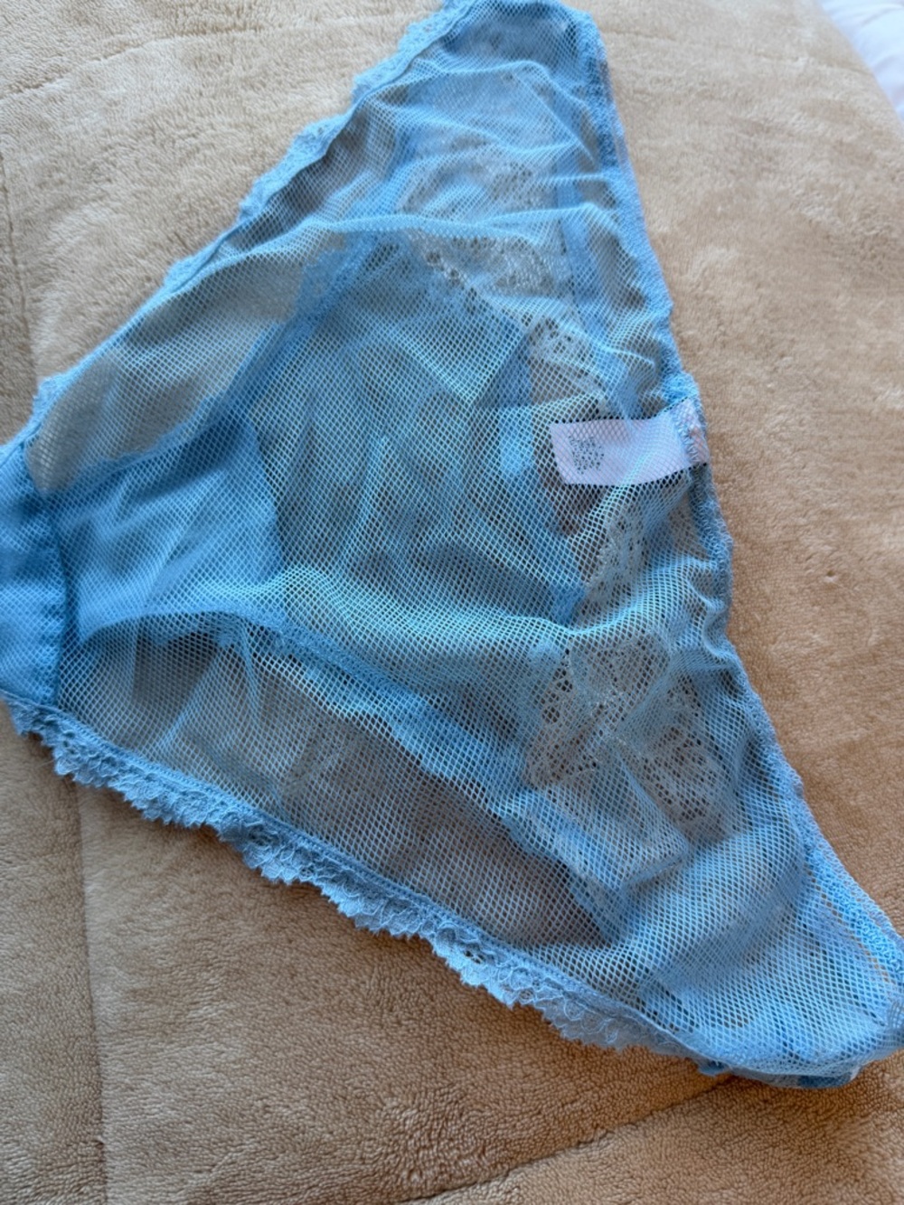 Victoria's Secret Blue Lace Push-Up Bra with Cream Lace and Black Bow - Picture 8 of 9